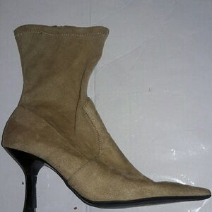 Nude ankle suede boots